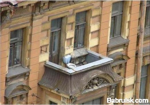 унитаз на балконе