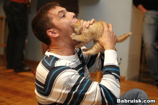 ест котика