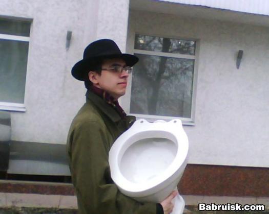 украли унитаз, суки. 