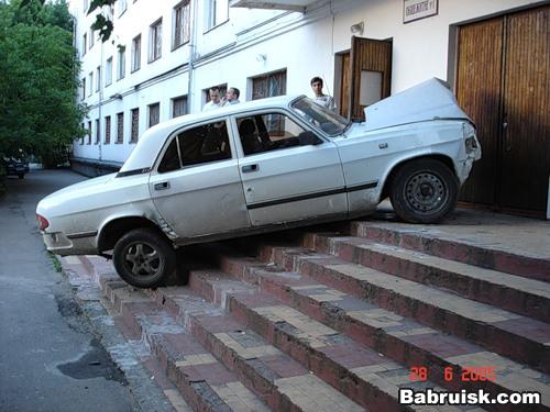 секс в общаге. Так трахались, что разбили машину.