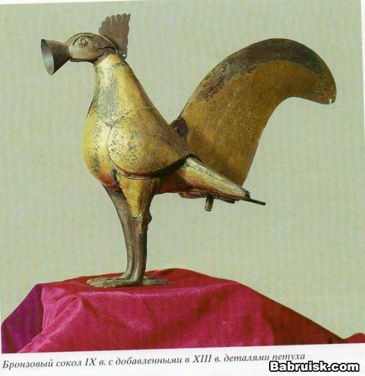 бронзовая птица и кортик с яйцами