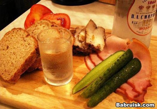 закуска и выпивка для обитателей зоопарка