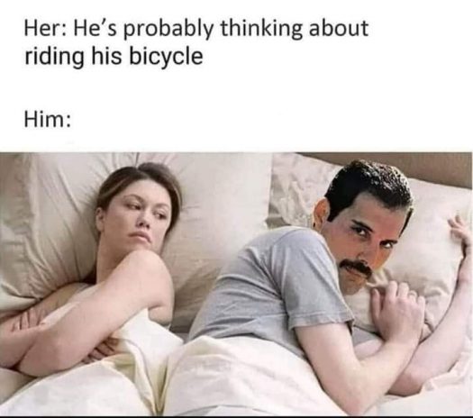 в постели с велосипедом